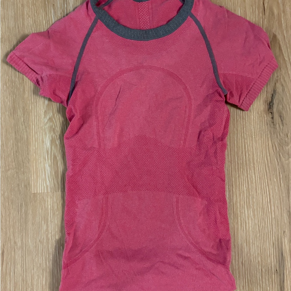 Lululemon Women's Pink Athletic Top